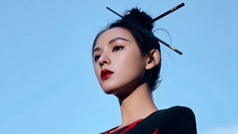 张予曦晒美照,筷子发饰灵动设计感十足
