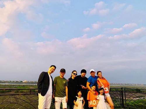 周杰伦晒合照为刘畊宏庆生 回忆兄弟情曾受其帮助