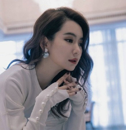 戚薇公开晒体重喊话金瀚:这都敢问 你小心了