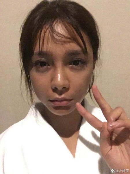 沈梦辰晒录完《真男》后的肤色:不是自黑是真黑