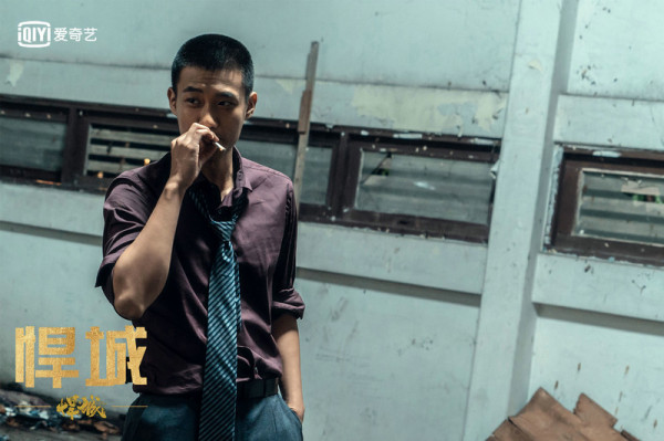 《悍城》小武下线网友爆哭，高至霆：我的盒饭热太快了！