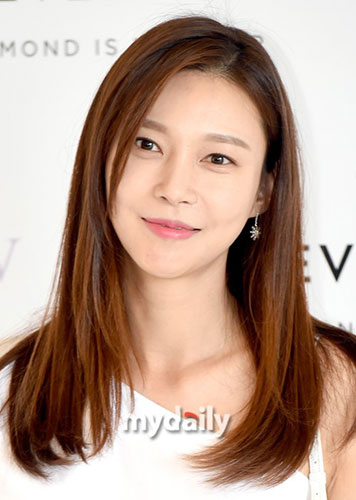 车艺莲父亲诈骗十多年无踪影 女儿替父还债600万