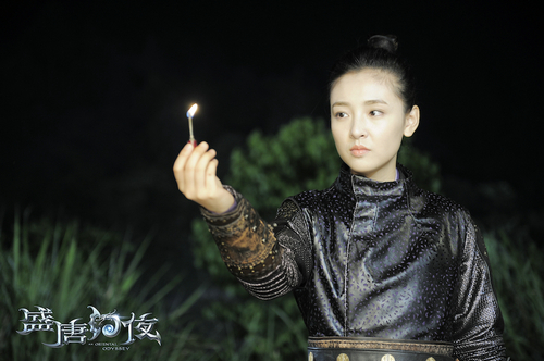 吴倩化身“大唐警花”破玄机 奇幻探案剧《盛唐幻夜》昨日上线